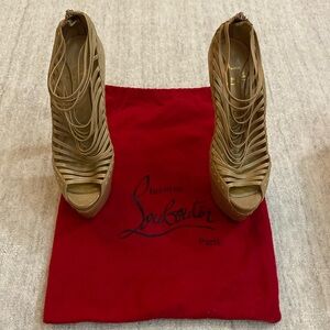 Christian Louboutin Beige 6 inch Iconic Leather Beige Heels. Size 8